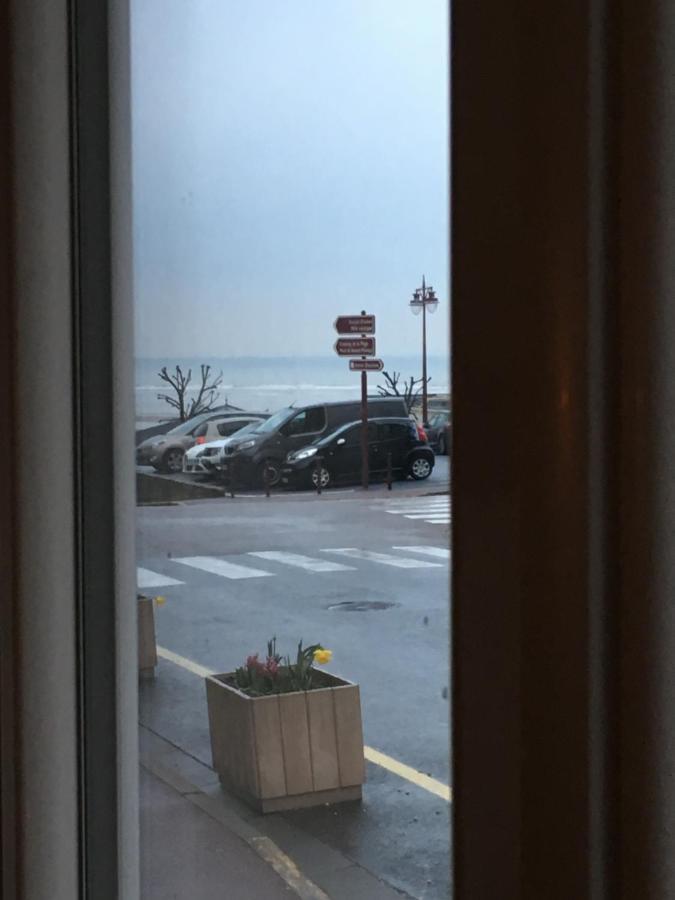 Souplex 50M De La Plage Et Des Commerces 乌尔加特 外观 照片
